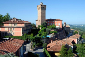  Hotel Castello di Santa Vittoria  Санта-Виттория-Д'альба